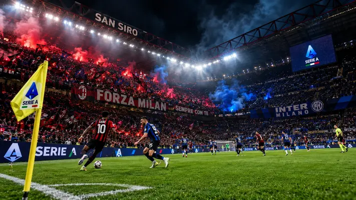 Serie A Spiele live im San Siro – Milan gegen Inter Derby mit Pyroshow der Fans